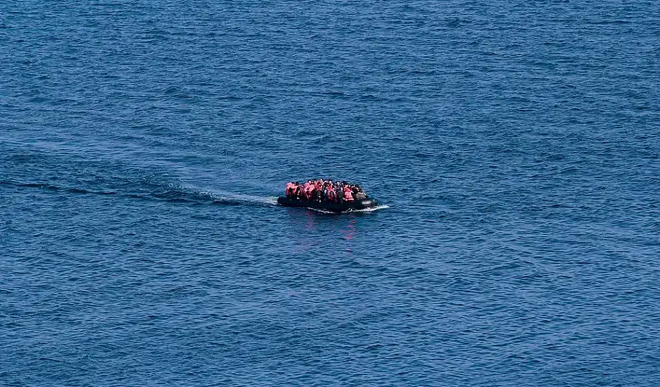Νέες καραβιές με εκατοντάδες μετανάστες προς την Κρήτη – Διασώθηκαν 230 ακόμα άνθρωποι νότια της Γαύδου