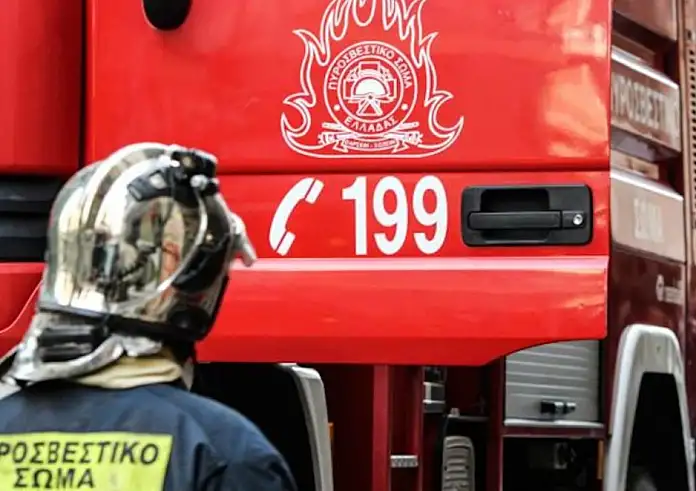Κηφισιά: Φωτιά σε εργοστάσιο με πλαστικά – Εκτροπές κυκλοφορίας από την Τροχαία