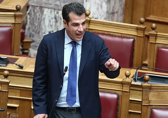 Πλεύρης για Μεταναστευτικό: Επιστροφή ή φυλακή για όσους δεν δικαιούνται άσυλο