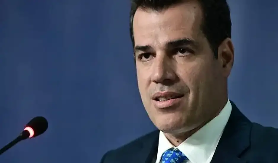 Πλεύρης: Κομμένο το μενού με κρέας και ψάρι. Το υπουργείο Μετανάστευσης δεν είναι ξενοδοχείο