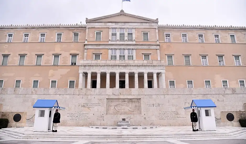 Εντοπίστηκε ύποπτος φάκελος στη Βουλή