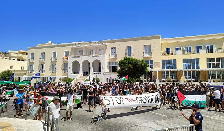 Σύρος: Μπλόκο σε κρουαζιερόπλοιο που μετέφερε τουρίστες από το Ισραήλ