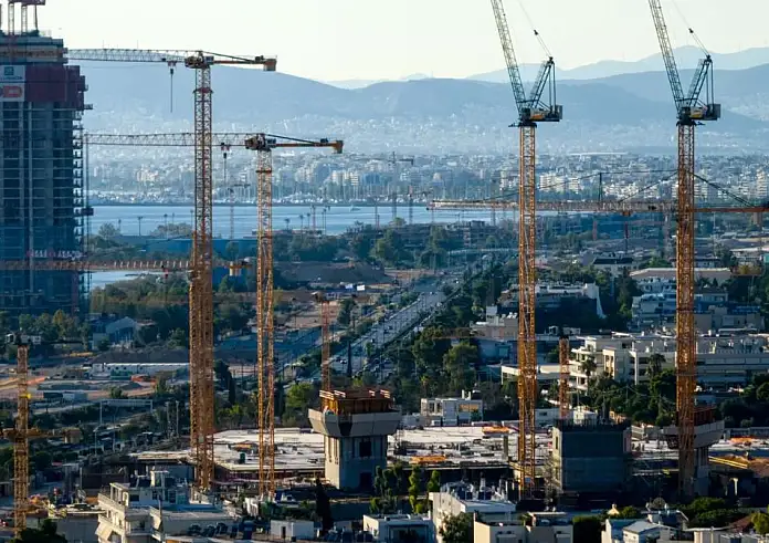 Ελληνικό: «Μας έδειξαν όμορφες μακέτες με πράσινο αλλά το μόνο που βλέπουμε είναι τσιμέντο»