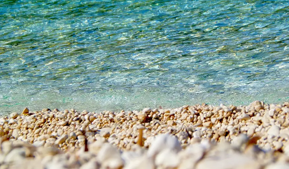 Άλιμος: Τσακωμός ξέσπασε σε beach bar – Σύρος δάγκωσε Ισραηλινό τουρίστα στο αυτί