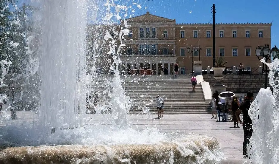 Καιρός: Καμίνι και σήμερα η χώρα – Πού θα δούμε πάνω από 40 βαθμούς