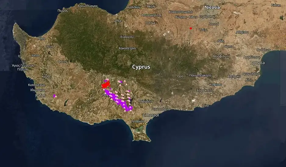 Δύο νεκροί και σπίτια παραδομένα στις φλόγες από την τεράστια φωτιά στην Λεμεσό