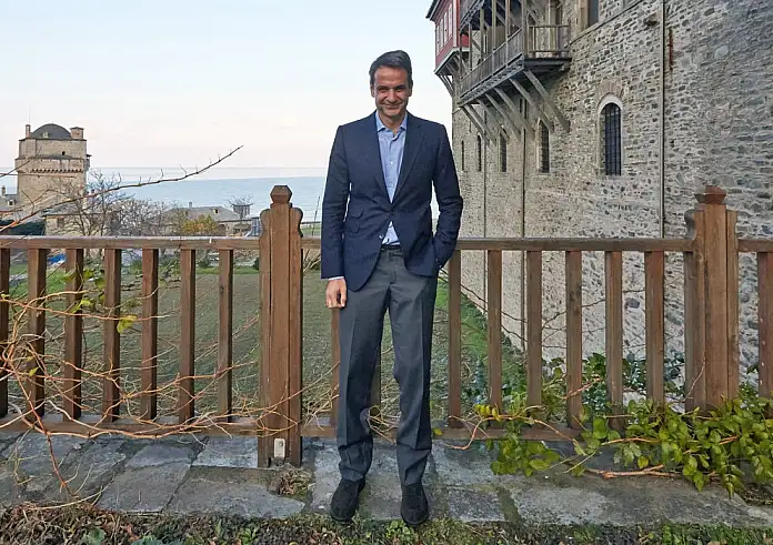 Mητσοτάκης: Η επίσκεψη στο Άγιο Όρος – Ρίχνει γέφυρες στο «κόμμα του ράσου»