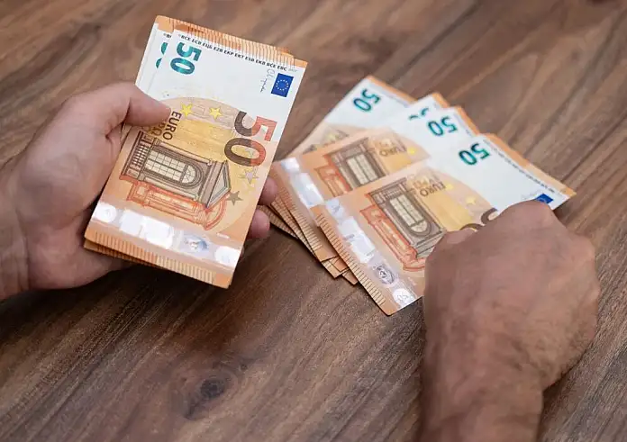 Συντάξεις Αυγούστου 2025: Αναλυτικά οι ημερομηνίες πληρωμής για όλα τα Ταμεία