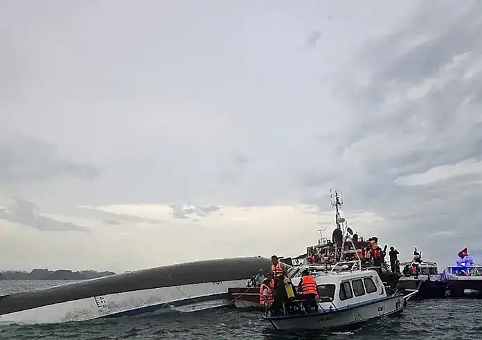 Βιετνάμ: Τουλάχιστον 34 νεκροί από ανατροπή τουριστικού σκάφους