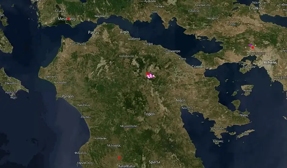 Φωτιά στον Φενεό Κορινθίας: Εκκενώθηκαν οικισμοί, ήχησε το 112. Ετοίμαζαν ρειβ πάρτι