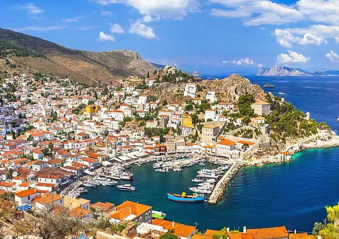 Ύδρα: Μόνο με άδεια τα οχήματα - Ποια θα επιτρέπονται, πότε θα μπει σε ισχύ ο κανονισμός