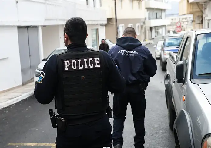 Επιχείρηση ΕΛ.ΑΣ. στην Κρήτη: Εγκληματική οργάνωση πίσω από ναρκωτικά, όπλα και εκβιασμούς