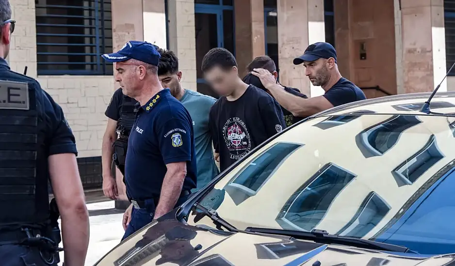 Προφυλακίστηκαν οι δύο νεαροί για τις φωτιές στα Συχαινά Πάτρας – Ομολόγησε ο ένας