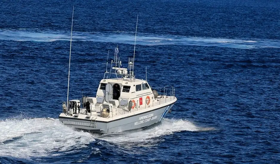 Άφαντος ο Τούρκος κρατούμενος που δραπέτευσε στη θάλασσα – Υπό κράτηση οι συνοδοί αστυνομικοί