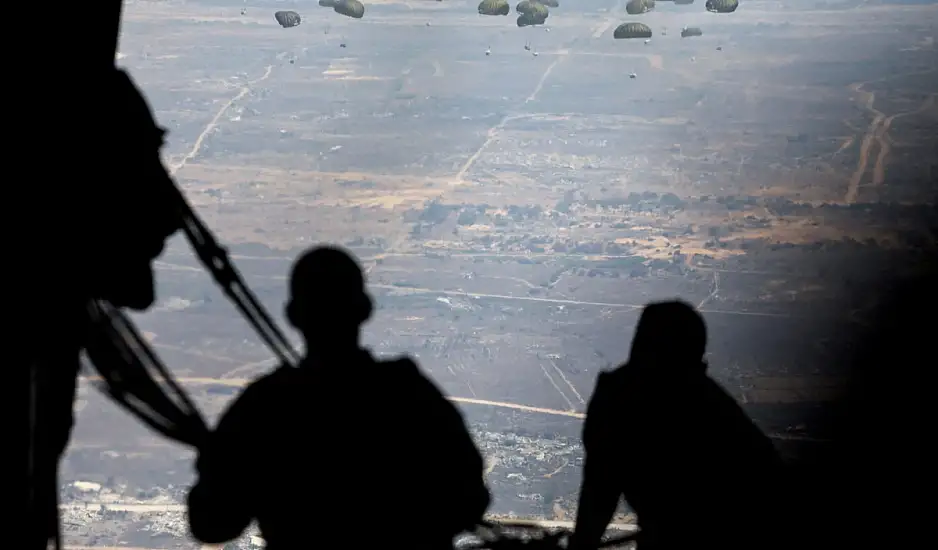 Γάζα: Ανθρωπιστική βοήθεια της Ελλάδας - Ελληνικά αεροσκάφη έριξαν 8,5 τόνους τροφίμων