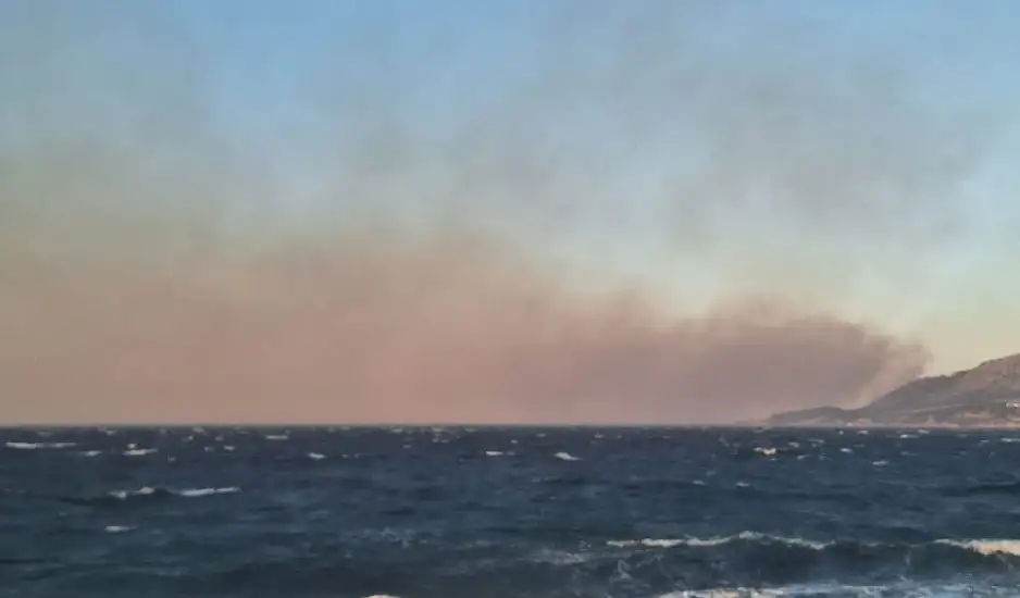 Φωτιά στη Σαμοθράκη – Μήνυμα από το 112 στους κατοίκους