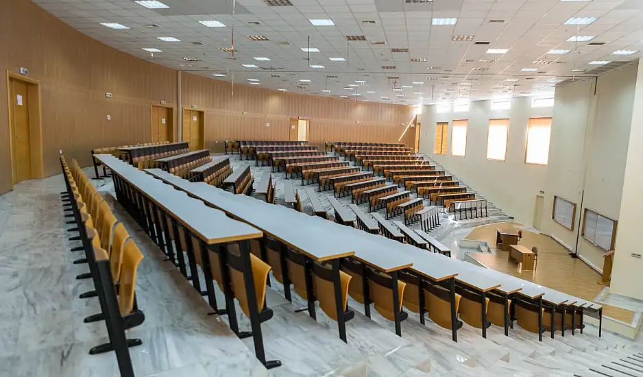 Τελευταία ευκαιρία για τους αιώνιους φοιτητές - Τι προβλέπεται με τη νέα ρύθμιση