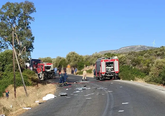 Διπλή τραγωδία στο Αλιβέρι: Ζευγάρι σκοτώθηκε σε τροχαίο, ορφανά τρία παιδιά