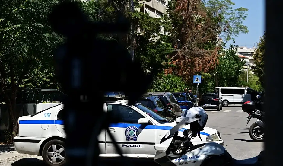 Σοκ στο Χαλάνδρι: 28χρονος κατακρεούργησε 47χρονη με 15 μαχαιριές στην είσοδο πολυκατοικίας