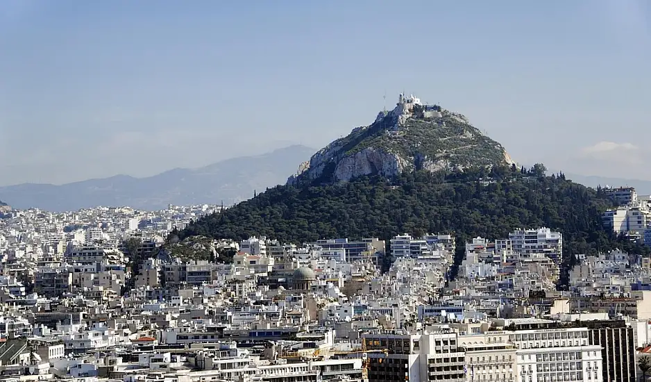 Τουρίστας τραυματίστηκε μετά από πτώση σε βράχο στον Λυκαβηττό