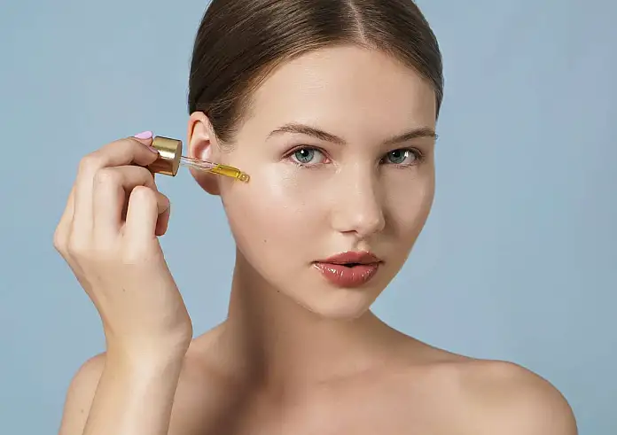 Beauty Routine: Τι κάνεις λάθος στο Cleansing, το Toner και το Serum - Τα 6 πιο συχνά λάθη και οι σωστές τεχνικές