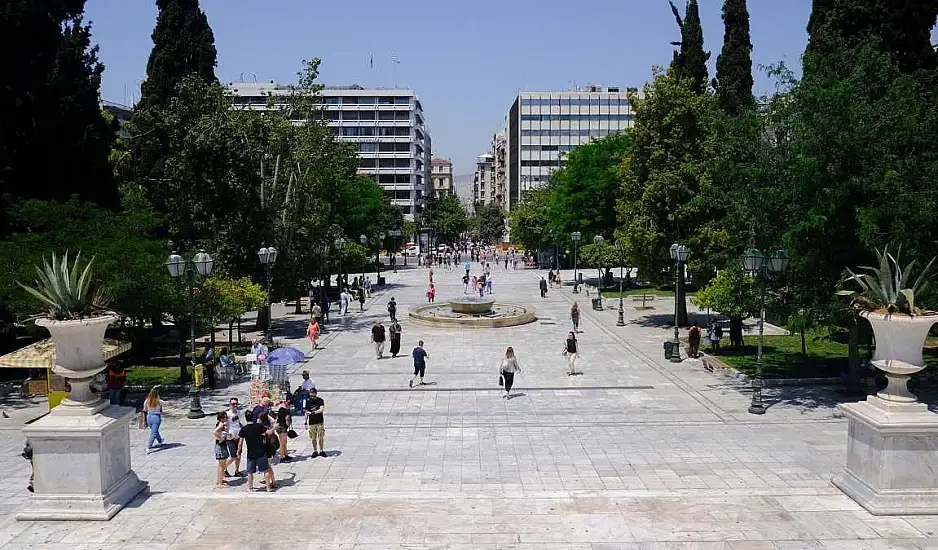 Καιρός Σάββατο 16/8: Ηλιοφάνεια, ισχυροί άνεμοι και τοπικοί όμβροι – Δείτε αναλυτική πρόγνωση