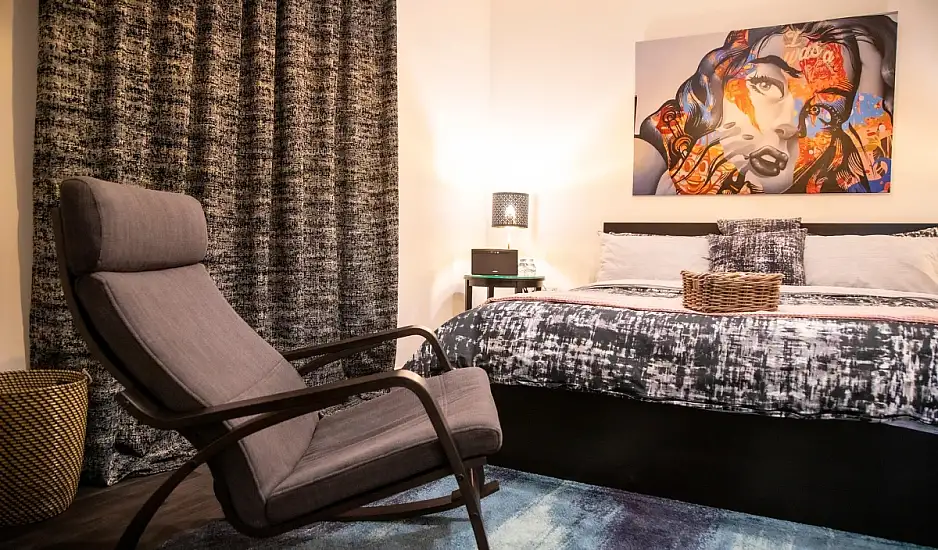 Airbnb: Νέοι κανόνες - Πρόστιμα και όριο ακινήτων