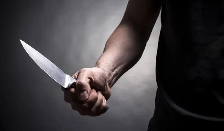 Γυναικοκτονία στο Χαλάνδρι: Η λάμα από το μαχαίρι έμεινε στο σώμα της 47χρονης