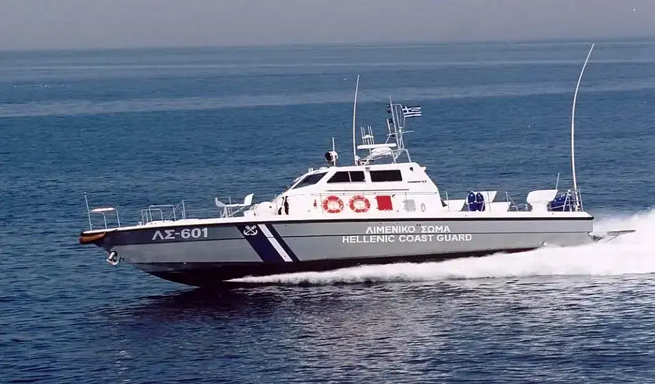 Μαζικές διασώσεις μεταναστών σε Κρήτη και Κυκλάδες – Συλλήψεις διακινητών