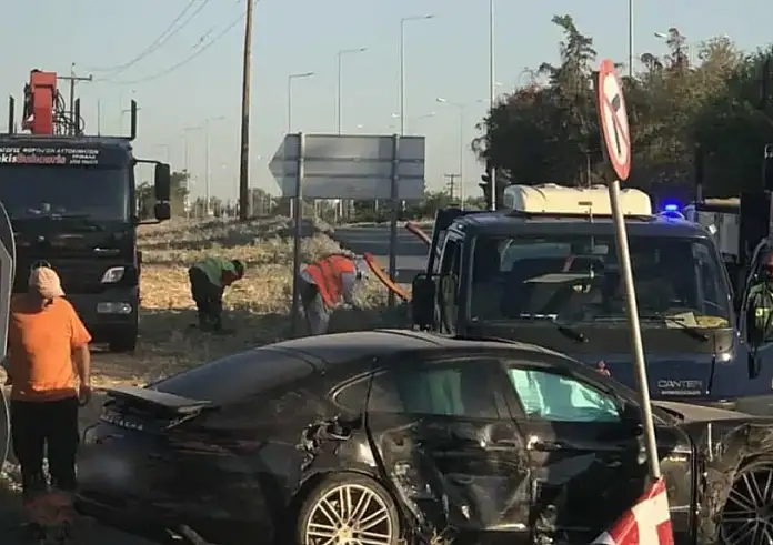 Ποινική δίωξη για κακούργημα στην οδηγό της Porsche – «Έσκυψα να ανοίξω τον κλιματισμό και ξύπνησα στο νοσοκομείο»