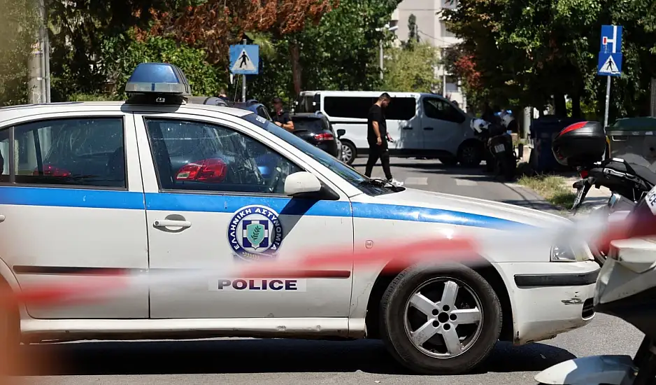 Γυναικοκτονία στο Χαλάνδρι: 28χρονος μαχαίρωσε μέχρι θανάτου τη 47χρονη σύντροφό του
