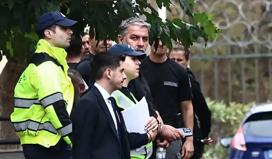 Ποινική δίωξη για πλημμέλημα στον Βασίλη Μπισμπίκη μετά το τροχαίο στη Φιλοθέη