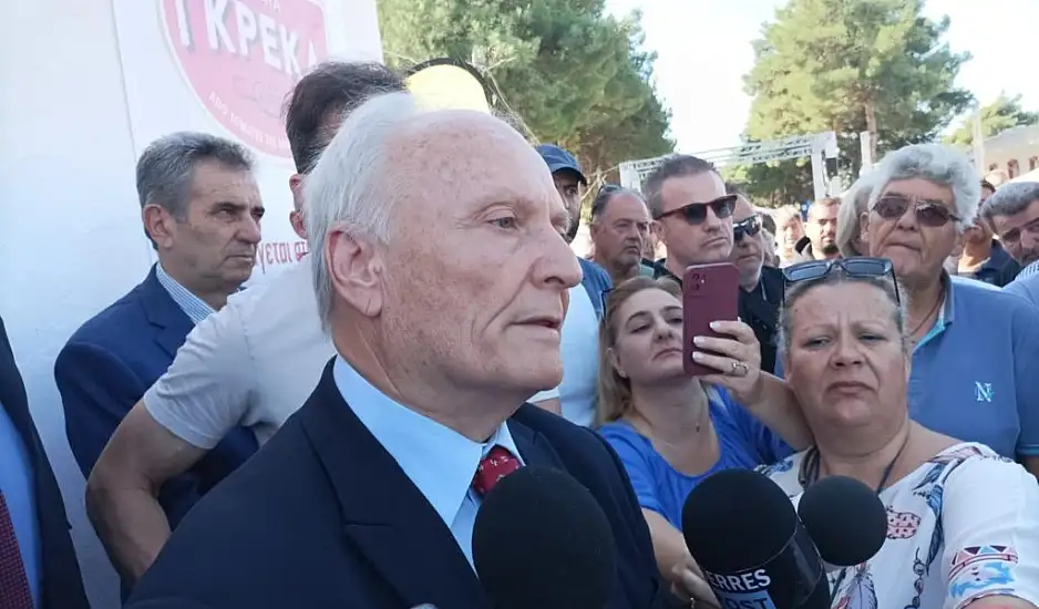 Σέρρες: Αγρότες και κτηνοτρόφοι πέταξαν νερά και καφέδες στον υφυπουργό Αγροτικής Ανάπτυξης
