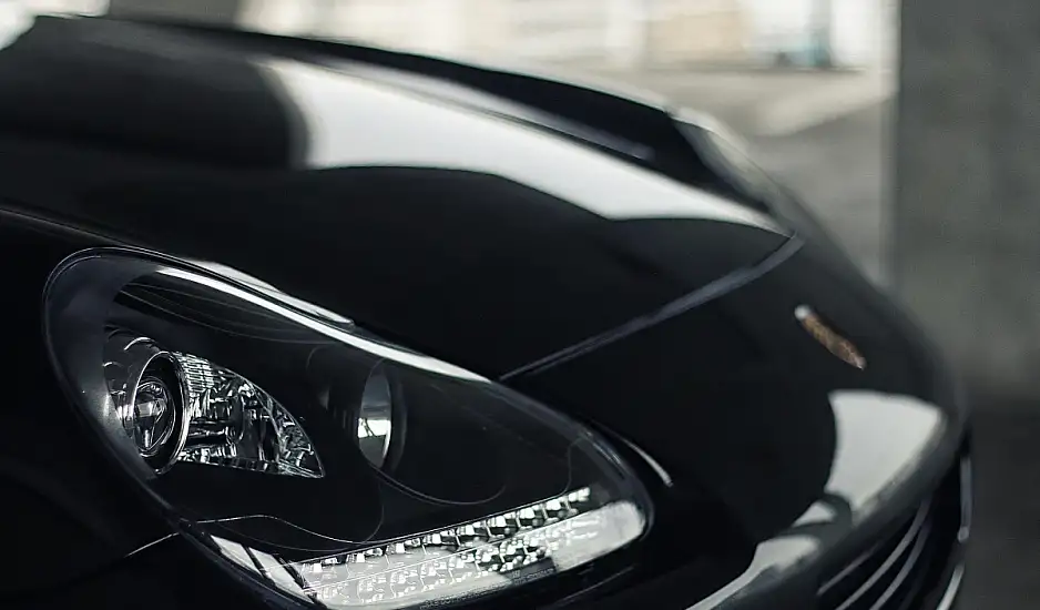 Τροχαίο με Porsche στη Θεσσαλονίκη: Έτρεχε με 160 χλμ./ώρα – Βαρύ κατηγορητήριο για την 45χρονη οδηγό