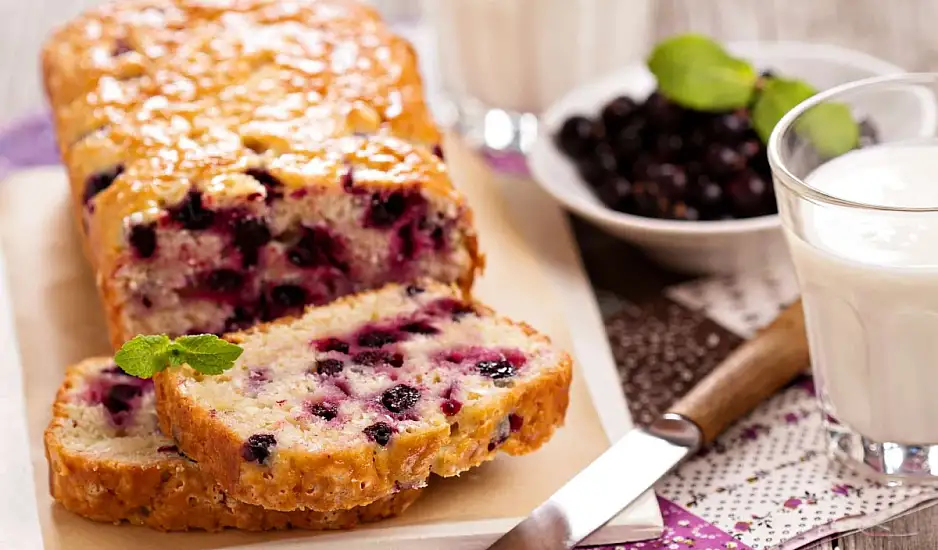 Συνταγή για Blueberry Loaf: Το πιο εύκολο και αφράτο κέικ με μύρτιλα