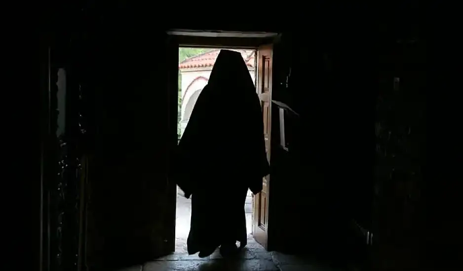 Μαφία της Κρήτης: Εκβιασμοί, ροζ βίντεο και μάχη για εκκλησιαστική περιουσία στα Χανιά
