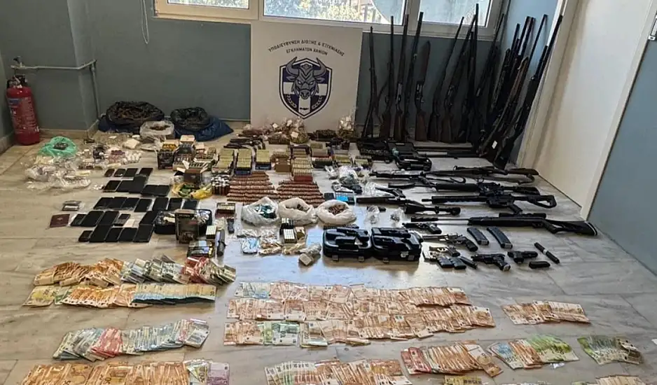 «Μαφία της Κρήτης»: Οκτάμηνη έρευνα με μυστικούς αστυνομικούς – 49 συλλήψεις, καλάσνικοφ, εκβιασμοί και δίκτυο-πλέγμα σε Χανιά και Ρέθυμνο