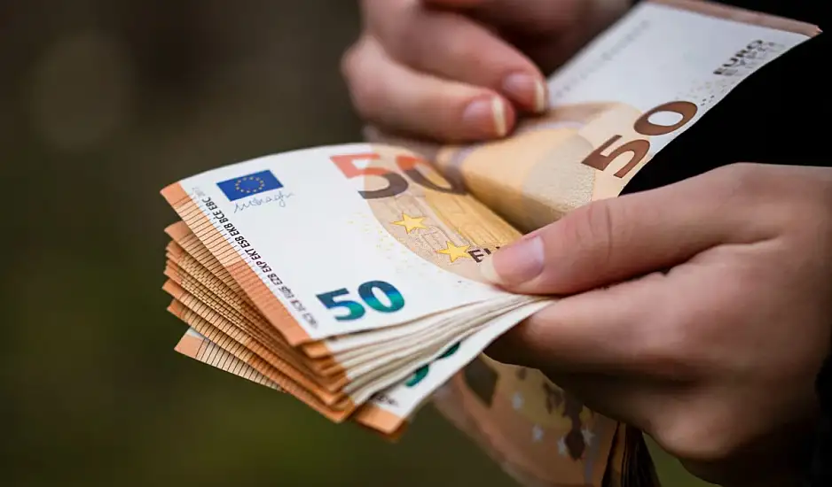 Πότε μπαίνουν οι συντάξεις Οκτωβρίου και τα επιδόματα – Τι ισχύει για τις μηνιαίες δηλώσεις ΦΠΑ