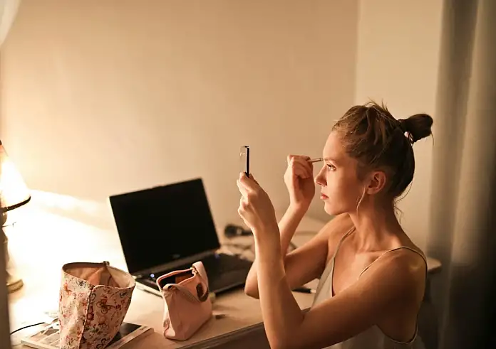 4 προϊόντα μακιγιάζ που πρέπει οπωσδήποτε να έχεις στο νεσεσέρ σου