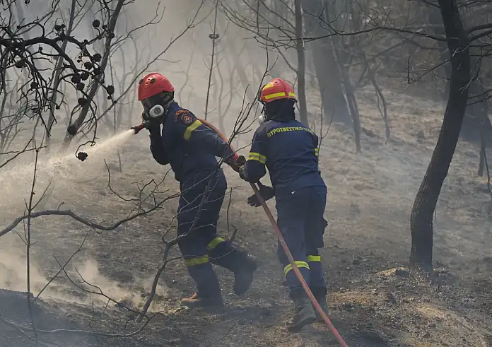 Χαλκιδική: Φωτιά στη Λαγόμανδρα – Επιχειρούν ισχυρές δυνάμεις ξηράς και αέρος