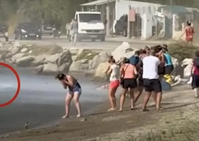 Σκιάθος: Βαλίτσες και τουρίστες εκτοξεύτηκαν από αεροπλάνο της Ryanair – Viral βίντεο