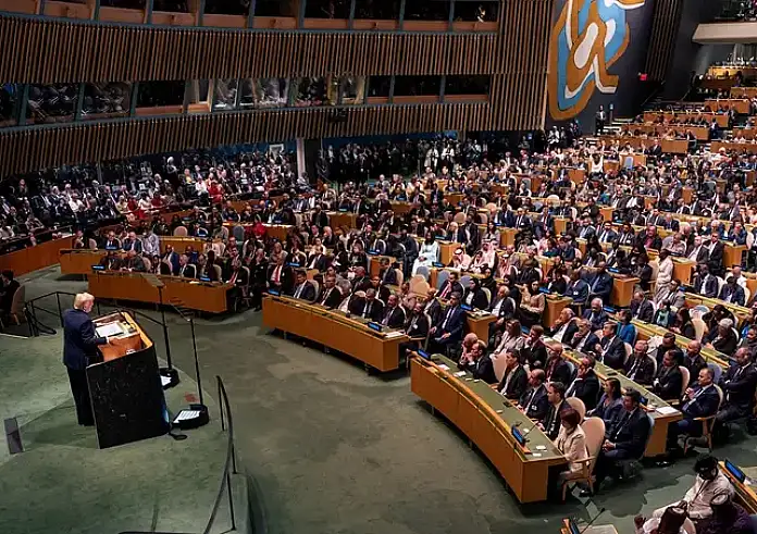 Η επιστροφή του Τραμπ στον ΟΗΕ: Από τα γέλια στην απόλυτη σιωπή