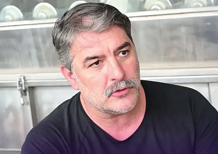 Ελεύθερος ο Βασίλης Μπισμπίκης – Αναβολή για τις 8 Οκτωβρίου