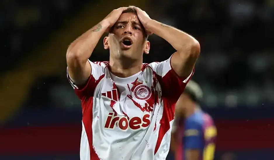 Ο Ολυμπιακός γνώρισε τη βαριά ήττα με 6-1 από τη Μπαρτσελόνα. Έξαλλοι για τη διαιτησία Σνάιντερ