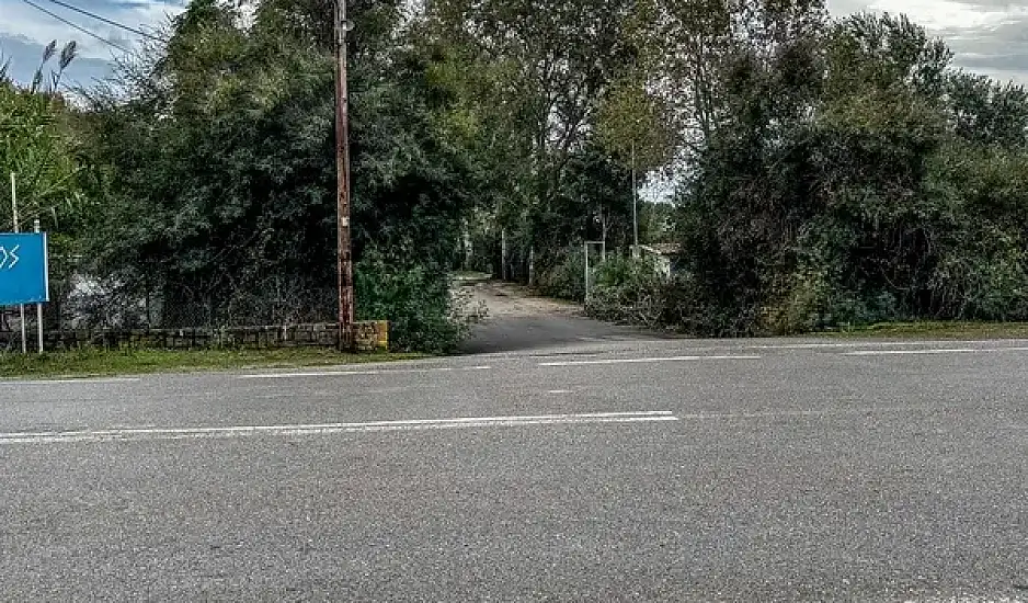 Αποκαλύψεις για το διπλό έγκλημα στη Φοινικούντα. Ανθρωποκυνηγητό για νεαρό δράστη