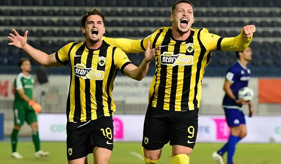 Κηφισιά – ΑΕΚ 2-3: Η Ένωση γύρισε το ματς με 10 παίκτες και κρατά την κορυφή