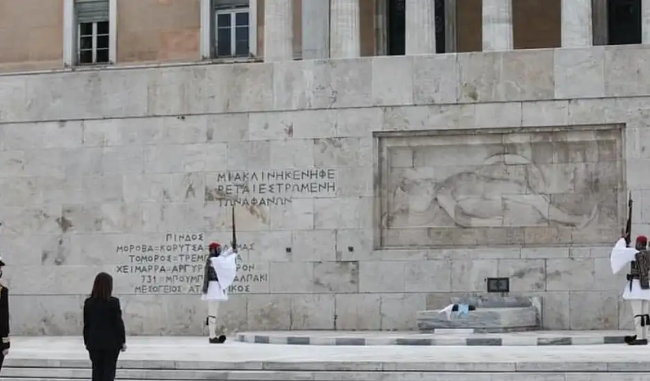Τέμπη, Άγνωστος Στρατιώτης και πολιτική αντιπαράθεση – «Δεν θα αφήσουμε τα ονόματα να σβήσουν»