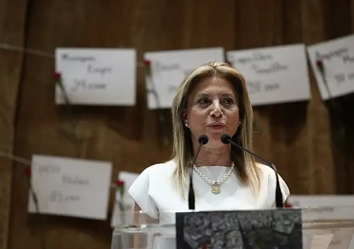 Politico για Καρυστιανού: Οι Έλληνες αναζητούν έναν πολιτικό σωτήρα στη θλιμμένη μητέρα