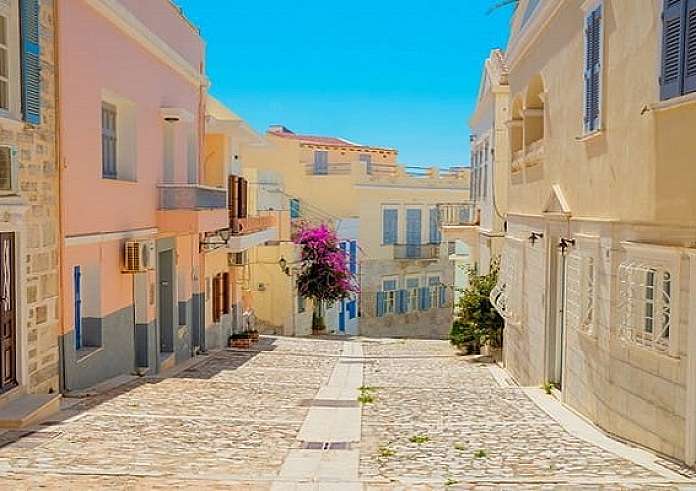 Κάτι τρέχει στη Σύρο, εσύ είσαι έτοιμος να ζήσεις την πρόκληση;