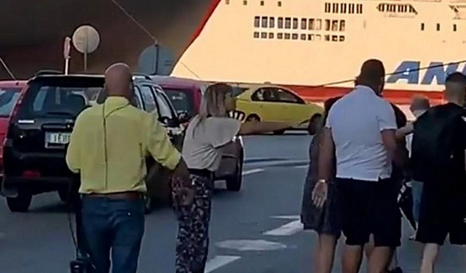 Aντιδράσεις από την επίθεση εικονολήπτη του ΣΚΑΪ σε πολίτη στο λιμάνι του Πειραιά. Βίντεο